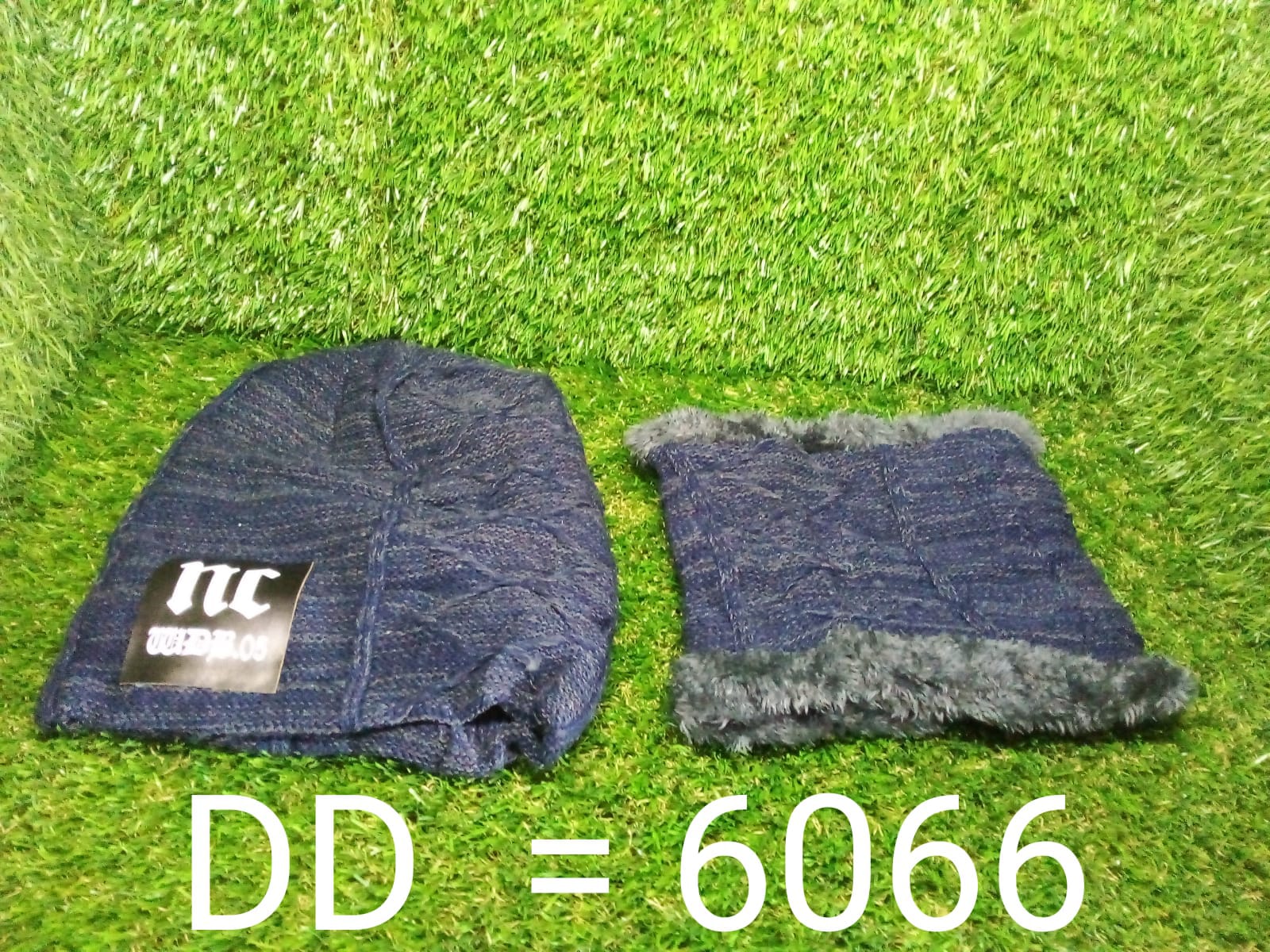 Ultra Soft Unisex Woollen Beanie Cap Plus Muffler Scarf Ultra Soft Unisex Woollen Beanie Cap Plus Muffler Scarf